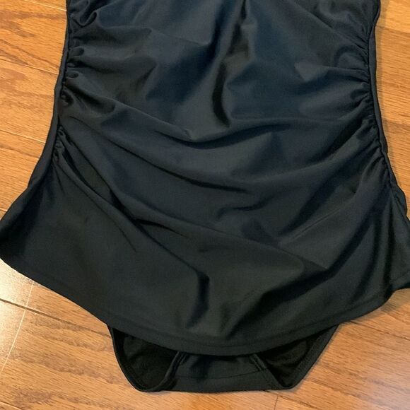Hilor One piece Size 10 black swimsuit with fully skirted ruched overlay - Picture 4 of 9